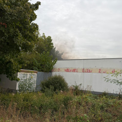 Rauchentwicklung aus Gebäude